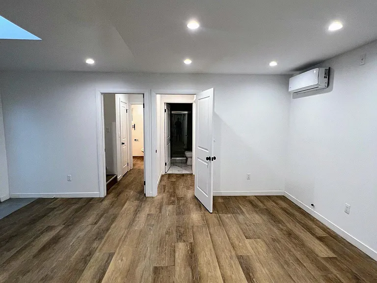 6731 Amigo Ave — Photo 4