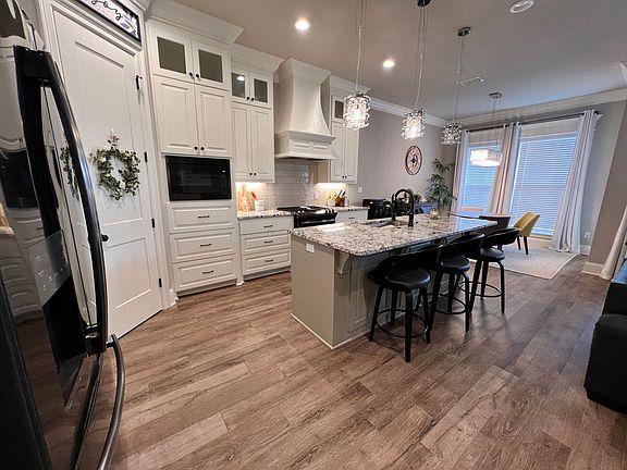 4th image of 8828 Beau Chene Dr