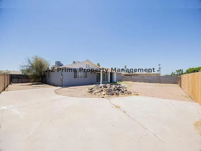 4704 S La Rosa Dr — Photo 24