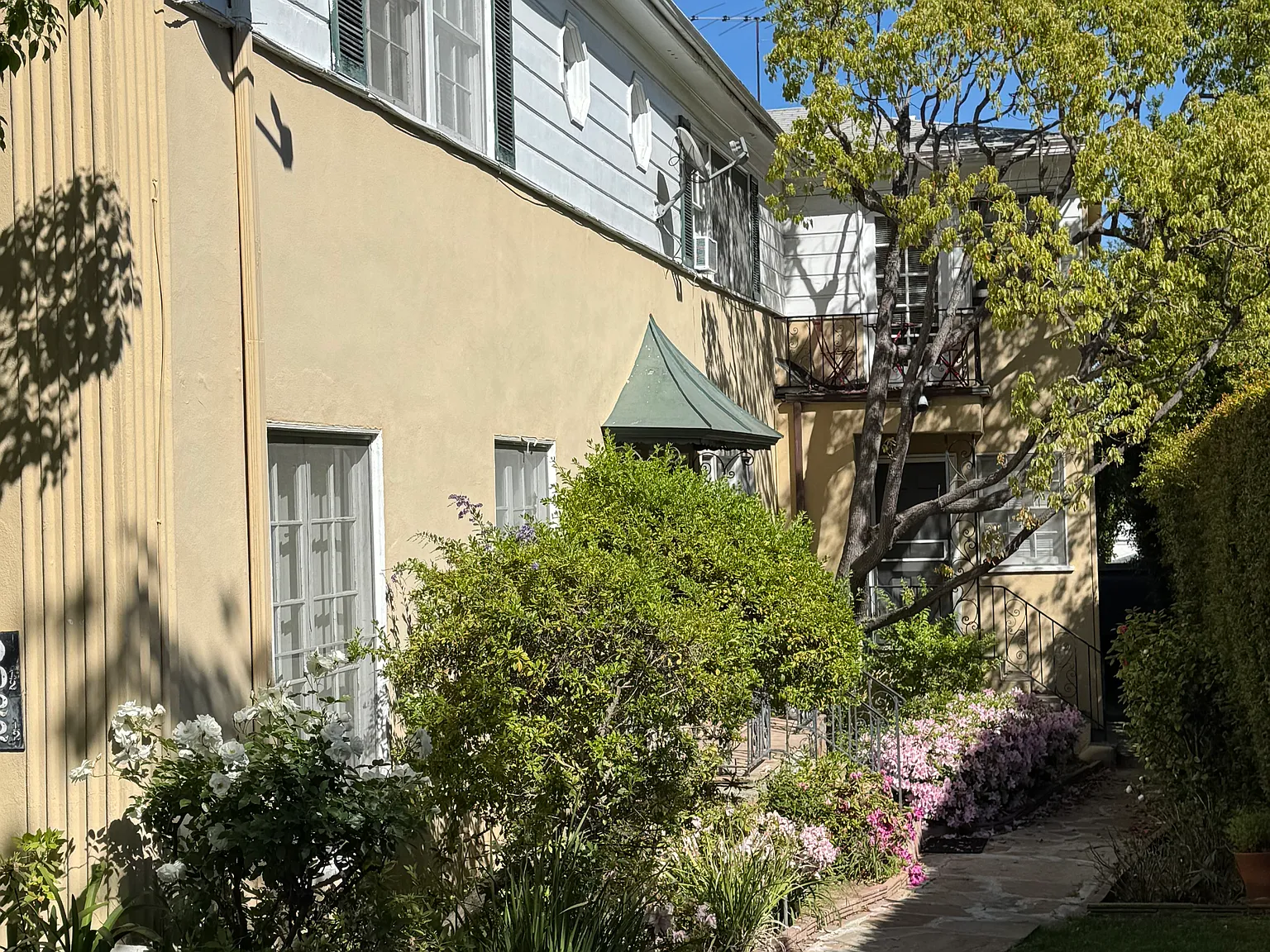 2 bed, 1000 sqft, $2,950 — Photo 3