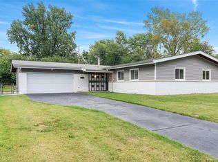 3035 Newgate Dr, Florissant, MO 63033