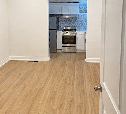 3rd image of 183 Everett Ave Unit A