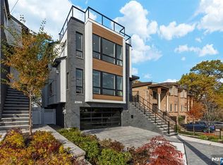 2189 Jones Rd, Fort Lee, NJ 07024