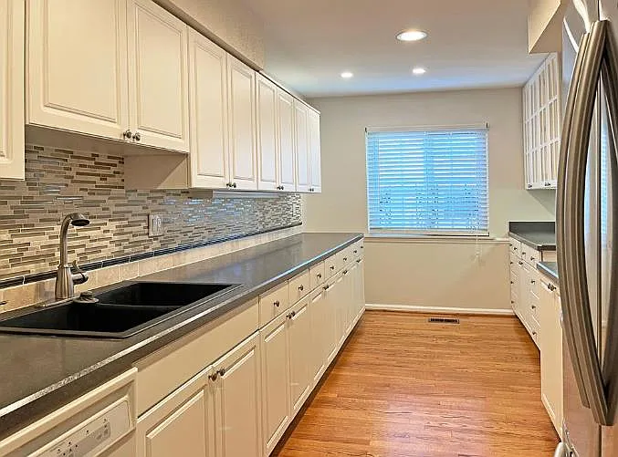 42160 Woodward Ave #42 — Photo 4