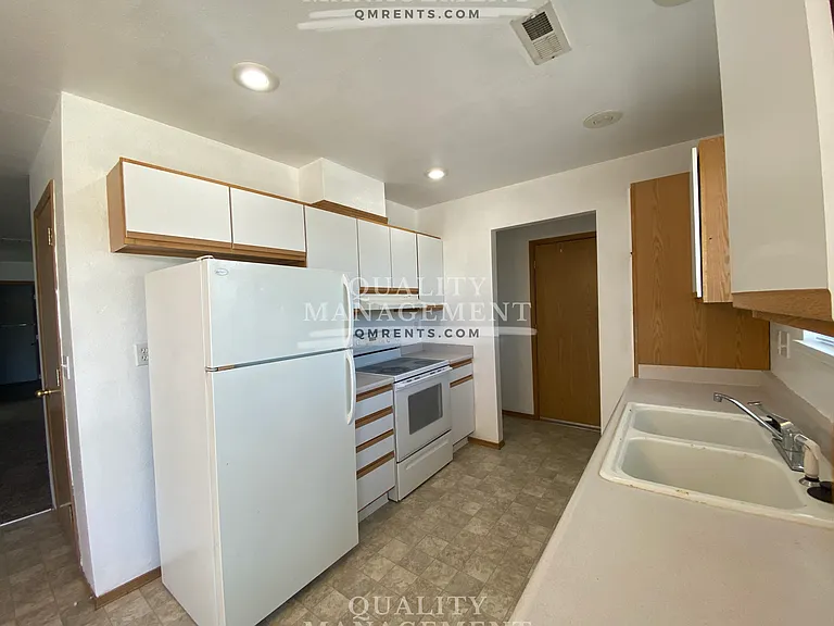920 N Horton St — Photo 1