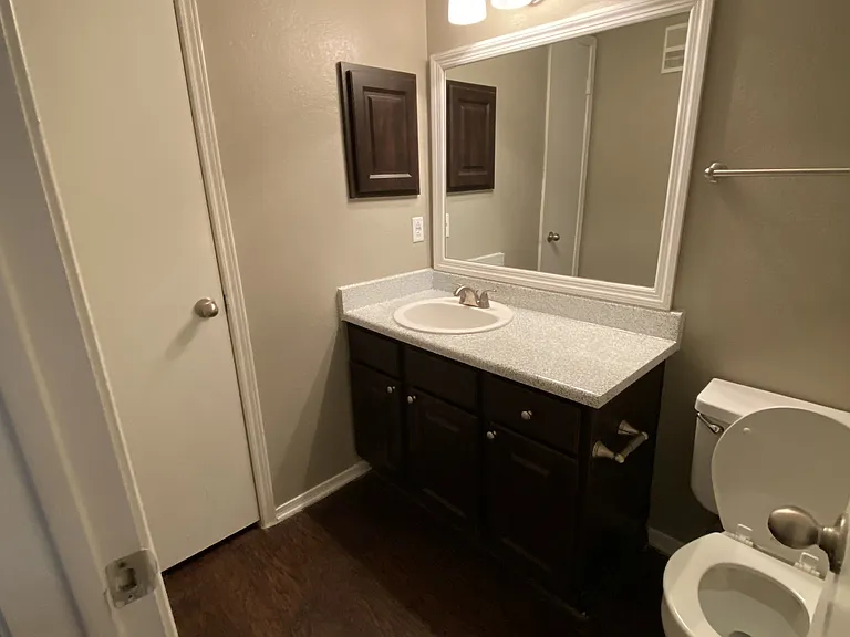 Walnut Creek Apartments — Photo 31