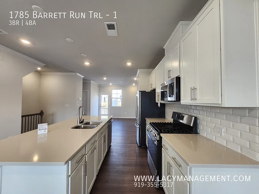 3 bed, 3.5 bath, 1733 sqft, $2,095 — Photo 3