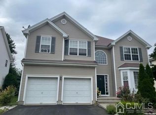 56 Muirfield Blvd, Monroe Township, NJ 08831