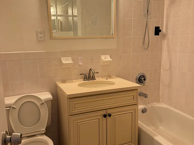 3186 Baisley Ave #1 — Photo 9