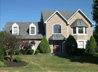 7 Sunfire Ave, Camp Hill, PA 17011