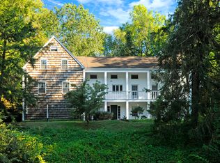 2 Hunting Ridge Rd, Greenwich, CT 06831