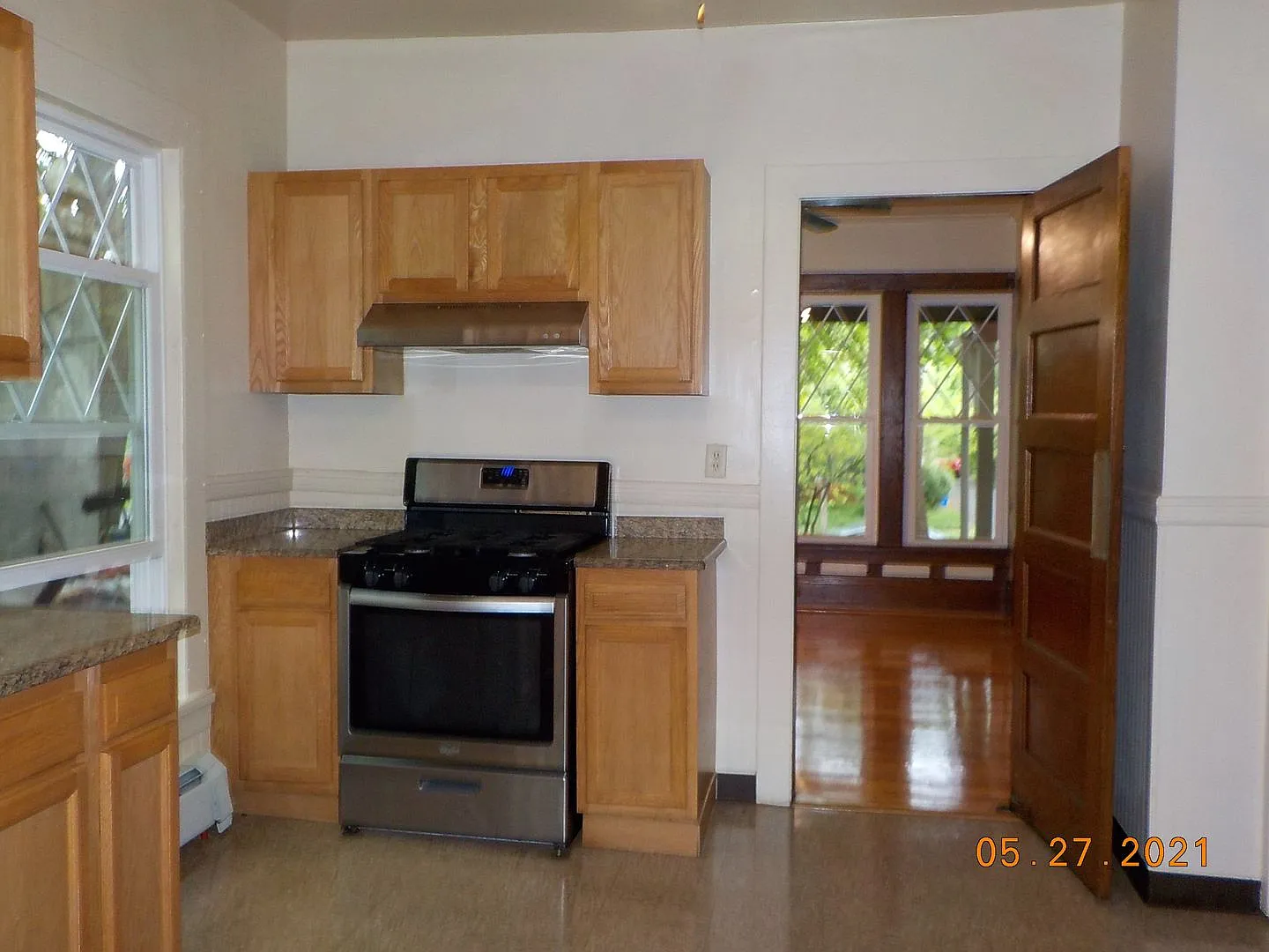 721 Allen - Available 6/1/27 - Charming Two Story Single Family Home — Photo 2