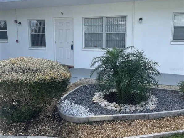 5895 18th St N APT 8, Saint Petersburg, FL 33714
