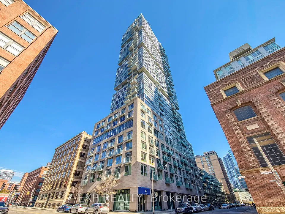 30 Nelson St E #2702