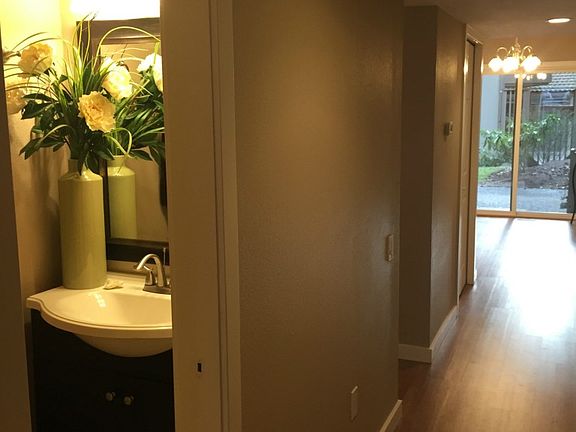4th image of 13730 15th Ave NE #101G