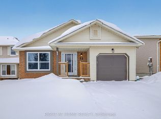 52 Gosney Cres, Barrie, ON L4N6T7