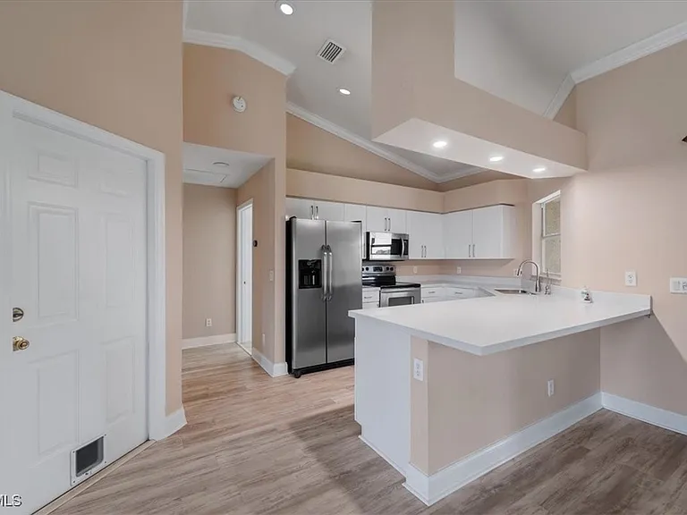 234 Pullman St — Photo 23