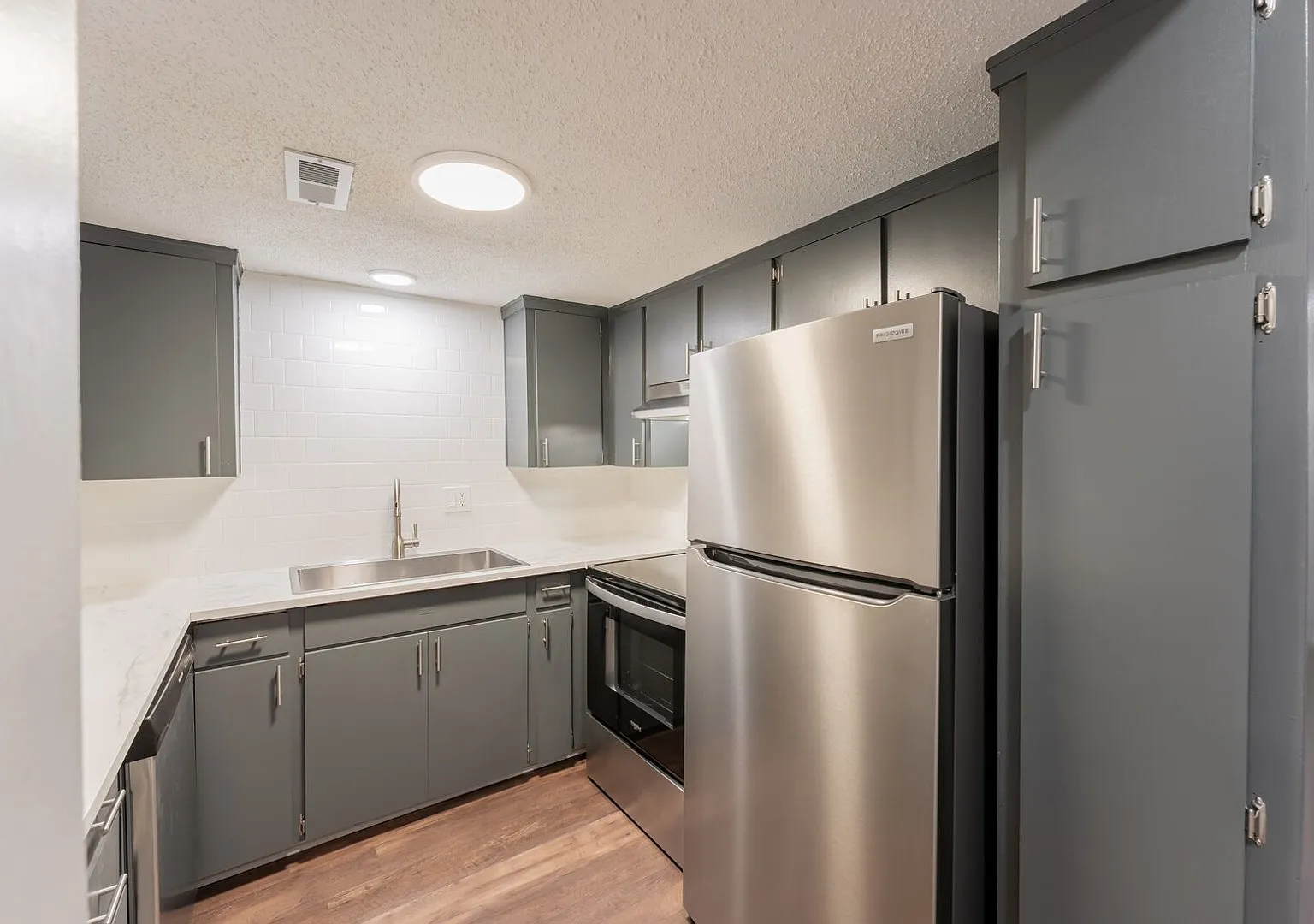 Wornall Place Apartments — Photo 2