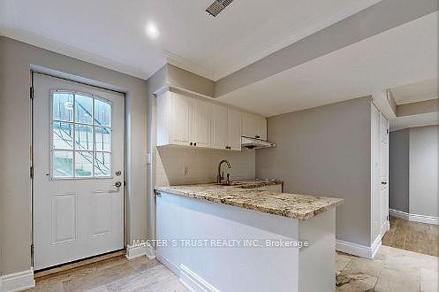 5th image of 3064 Stornoway Cir