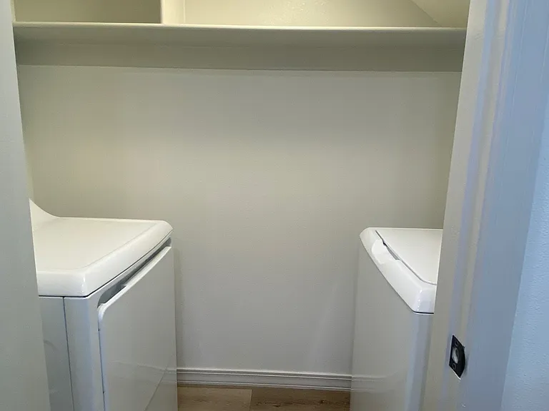 416 E G St #B — Photo 5
