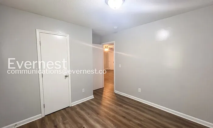 715 W Creek Cir — Photo 11