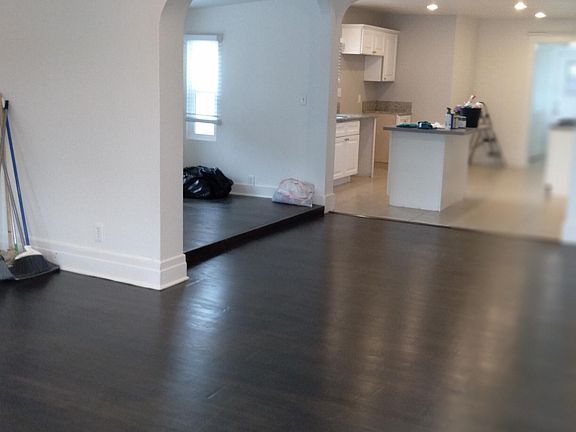 3rd image of 10730 La Reina Ave