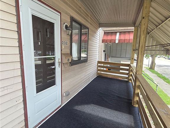 2nd image of 232 E 18th Ave