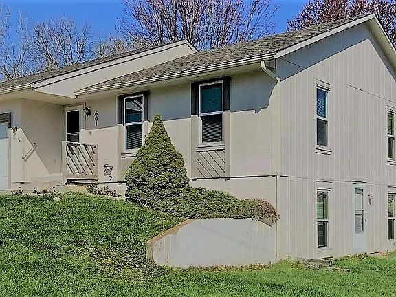 601 Silvermaple *W/O basement