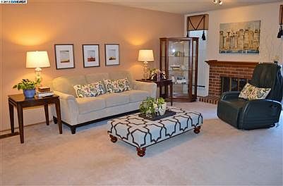 2nd image of 865 Corrie Pl