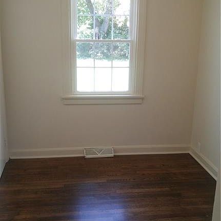 3rd image of 1421 Overlook St