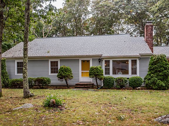 2nd image of 79 King James Dr