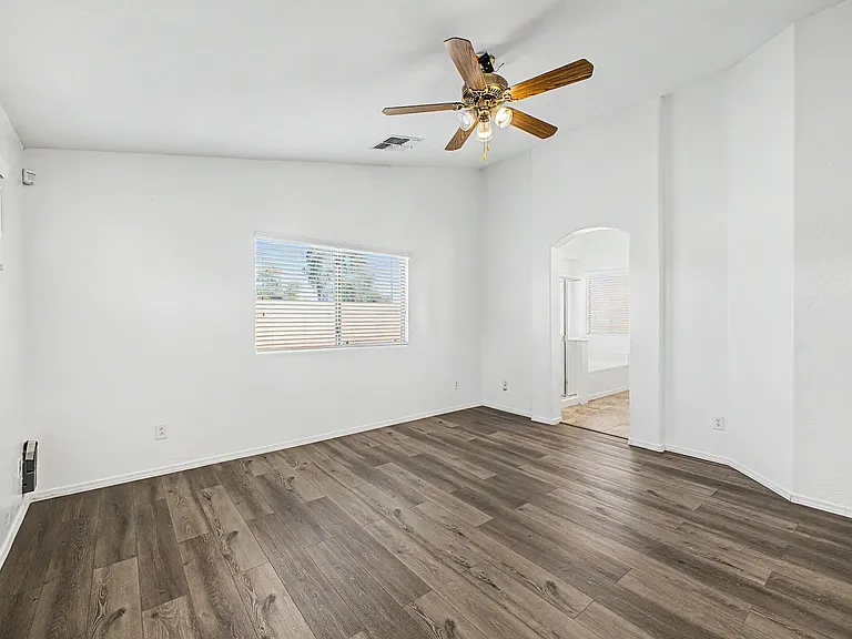 6918 S 46th Ln — Photo 15