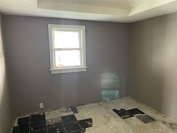 5th image of 1013 W South Ave