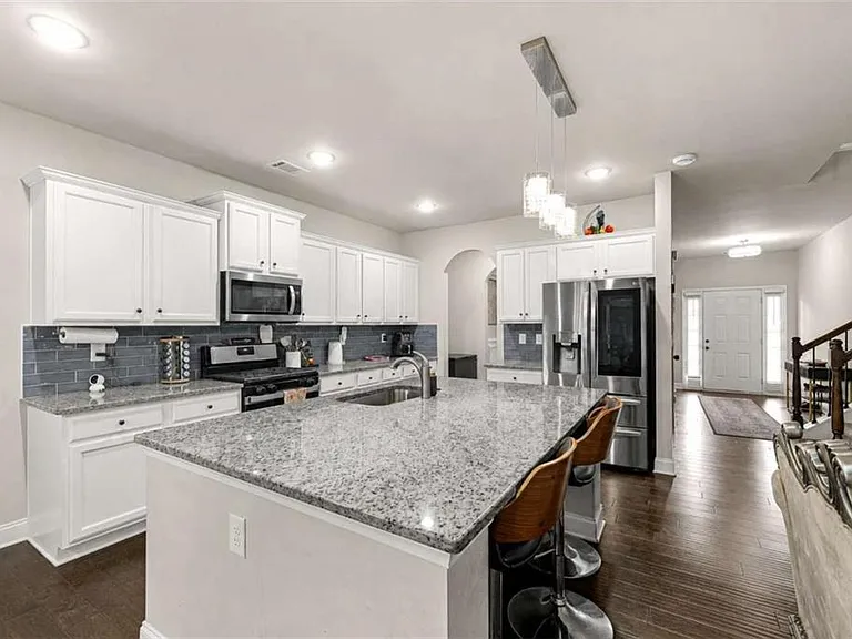 3748 Southfield Ct — Photo 6