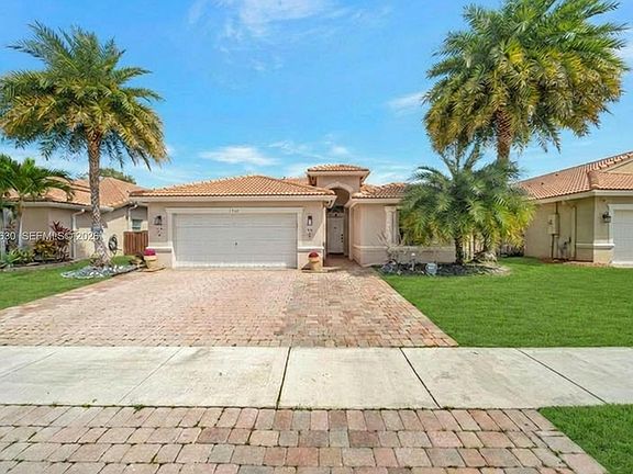 2nd image of 1531 SW 194th Ter