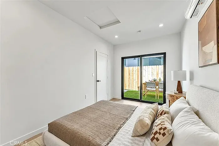 3 bed, 2.0 bath, 760 sqft, $3,600 — Photo 2