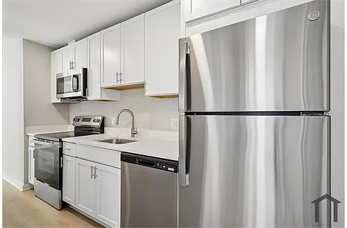 1410 Young St SE #8 Photo 1
