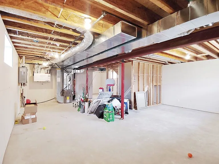 321 Moonlight Dr — Photo 18