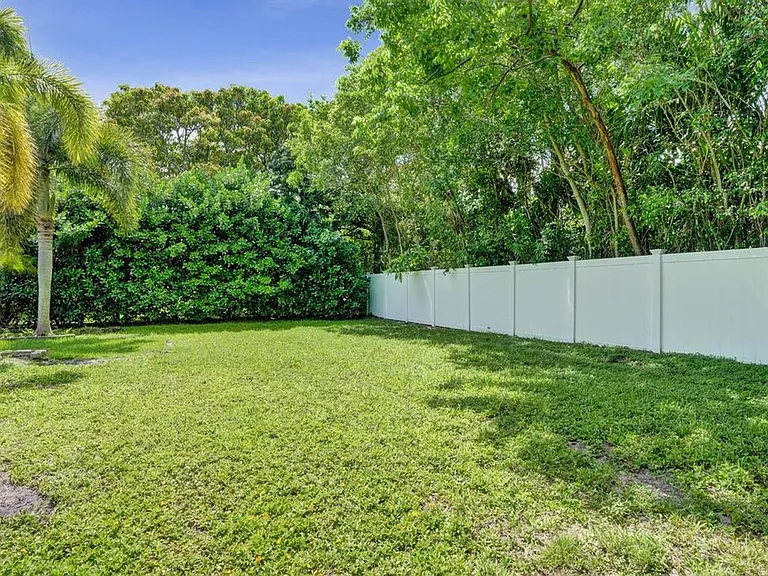 5569 Wind Drift Ln — Photo 9
