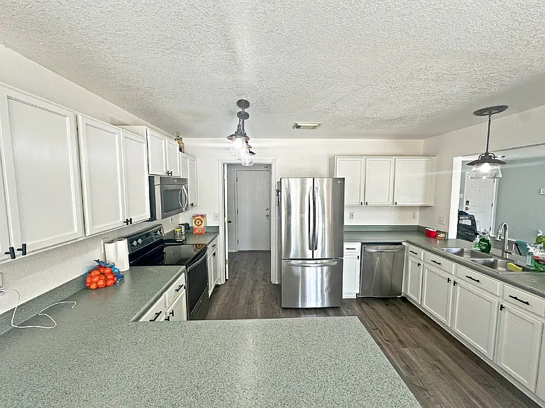 11358 Victory Cavern — Photo 8