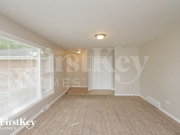 3rd image of 438 E 191st Pl