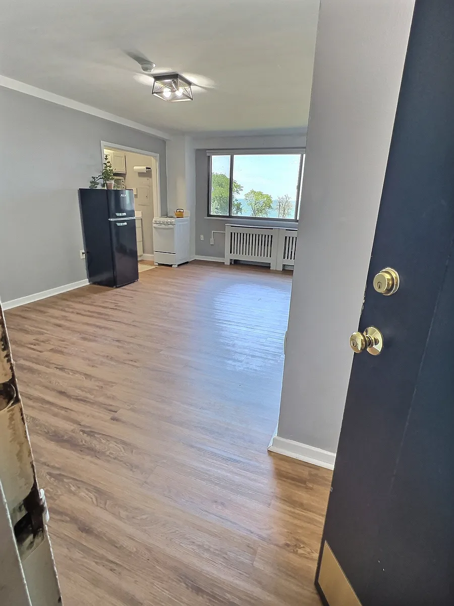 Building Photo - 11720 Edgewater Dr #312
