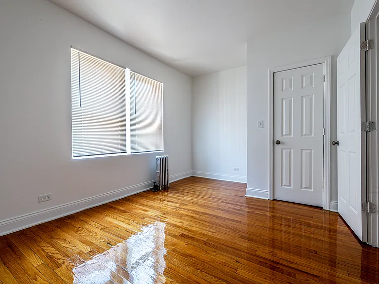 8000 S Maryland — Photo 10