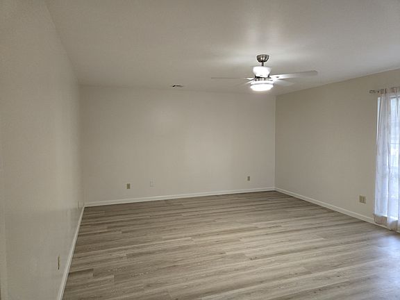living room / entry