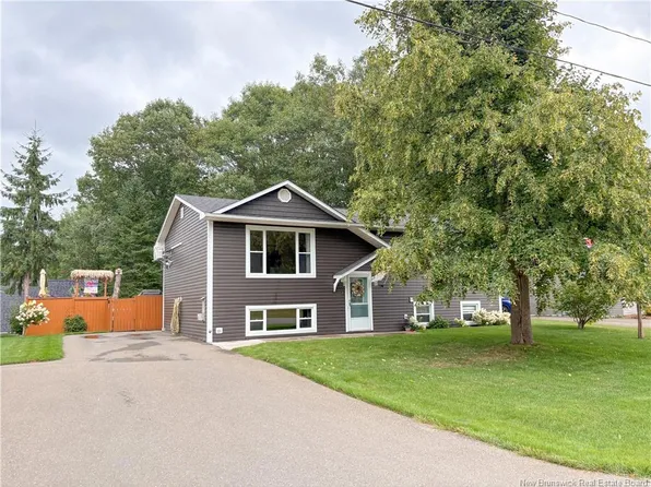 112 Creighton St S, Woodstock, NB E7M 1N5
