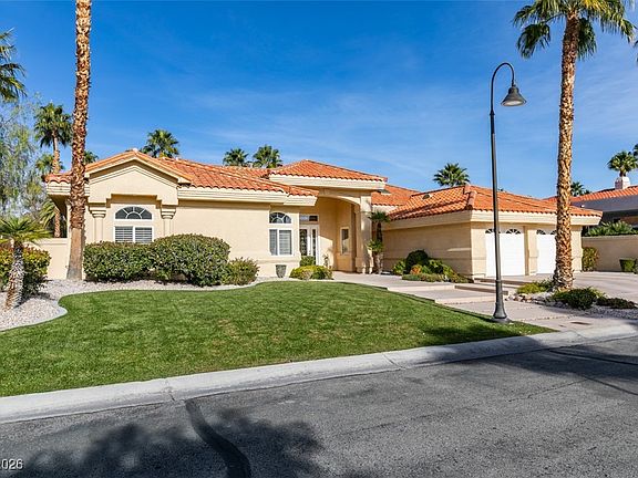 2nd image of 8706 Mesa Madera Dr