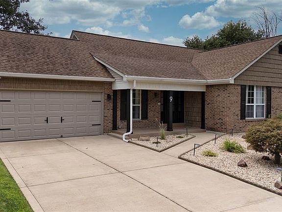 2nd image of 9 Carriage Way E