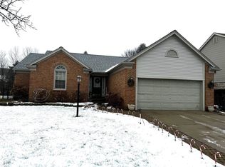 52680 Winsome Ln, Chesterfield, MI 48051