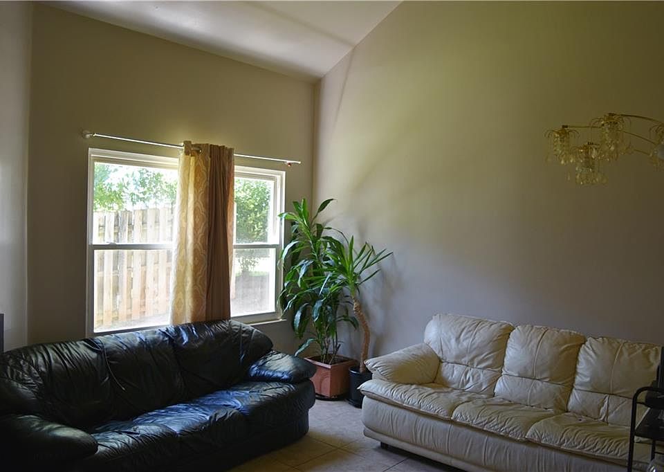 2nd image of 105 Renaissance Ln #51