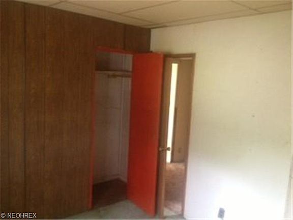 3rd image of 308 Gardendale St